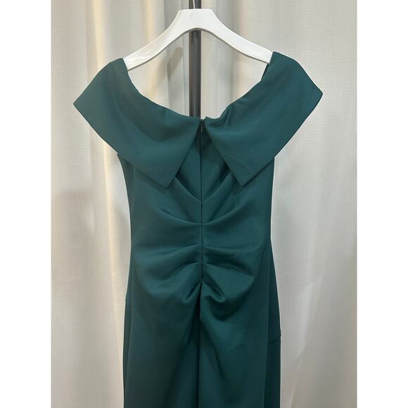 Xscape Scuba Off-The-Shoulder Gown Dress Hunter Green Size 8 NWT Elegant Sheath - Picture 13 of 16